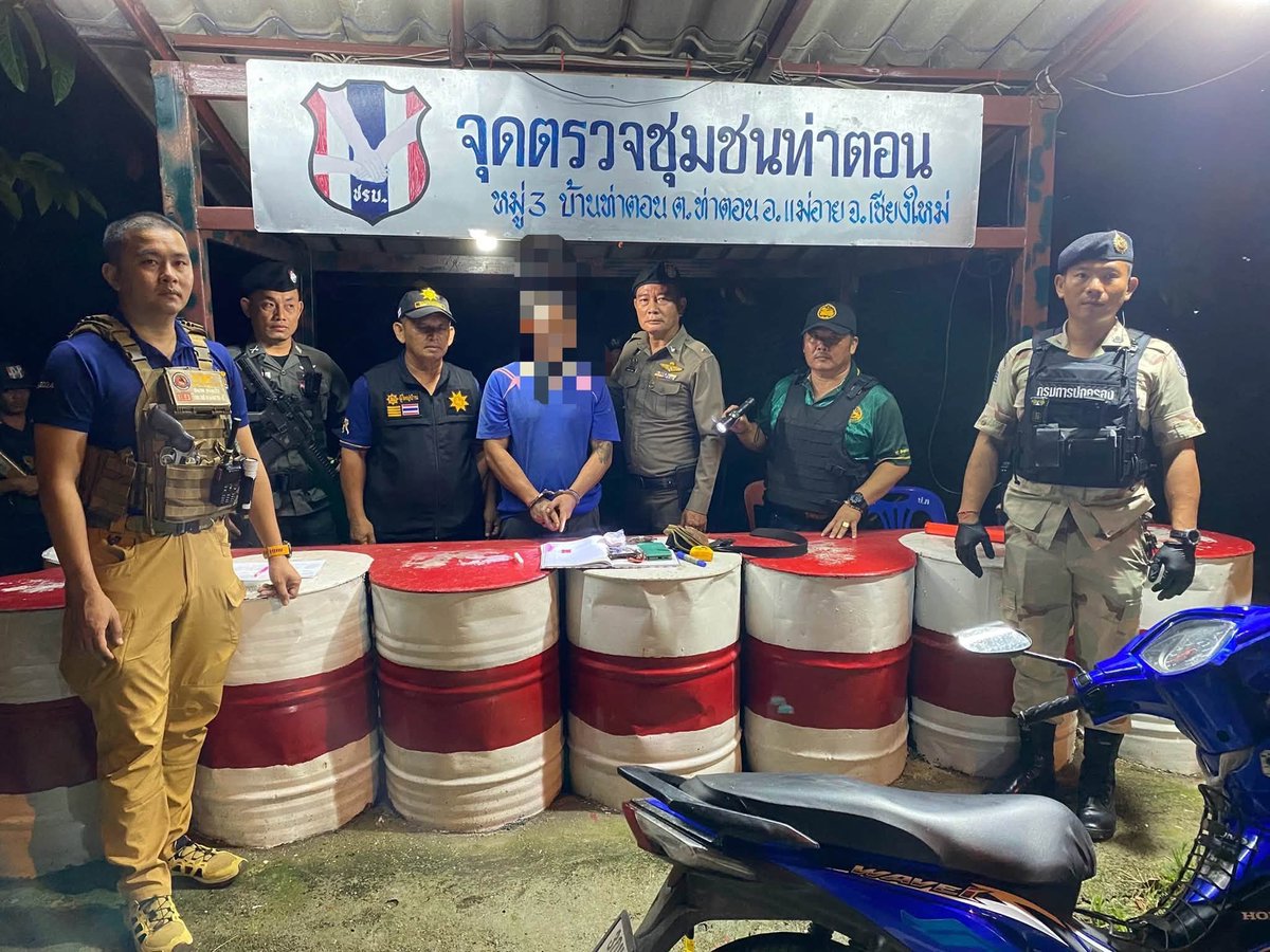 radiofang_prd's tweet photo. ปกครองแม่อาย สนธิกำลังภาคีเครือข่าย ตั้งจุดตรวจสกัดเข้ม ต.ท่าตอน รวบผู้ต้องหาพร้อมยาบ้า 20 เม็ด ส่งดำเนินคดี
อ่านเพิ่มเติม👇
https://t.co/AGpQlc9vJN
#ยาเสพติด #กรมการปกครอง #แม่อาย #เชียงใหม่ https://t.co/2Zbs33yXBW