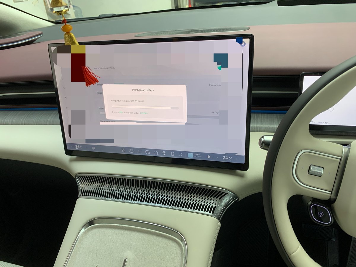 jarworq's tweet photo. mobil juga update OS tau https://t.co/Guvbgqm2NL