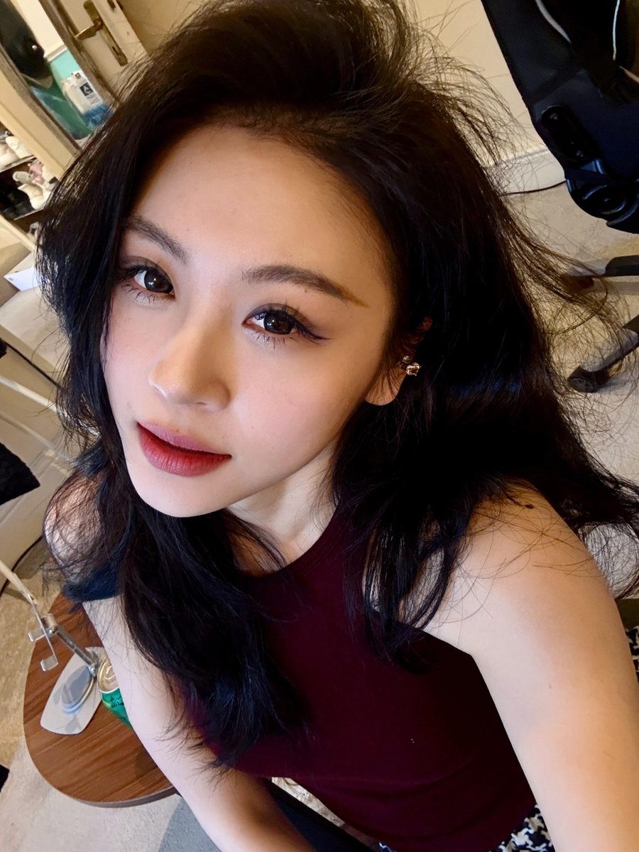 NoVoteToTMC's tweet photo. 有一点温柔，有一点性感,女人到了这个阶段,多了一份耐看的女人味 https://t.co/uDtzaUWncV