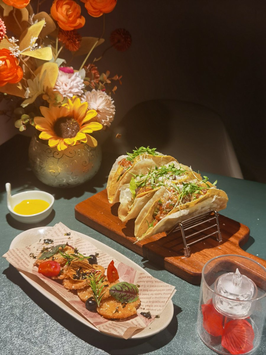ezgikazz's tweet photo. Craving bold flavors  Try our new Korean-style beef bulgogi tacos—sweet-savory marinated beef, crisp veggies, and spicy gochujang sauce wrapped in soft tortillas, a tiny taste of Seoul right here! 美食探索者们别错过，首尔风味直接搬上餐桌啦～ https://t.co/B9NpjGsHfy