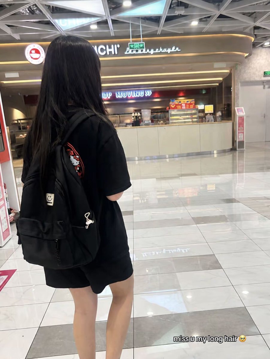 bongmeomeo115's tweet photo. Nhớ thời còn để tóc với lông l dài https://t.co/HivayN3k2f