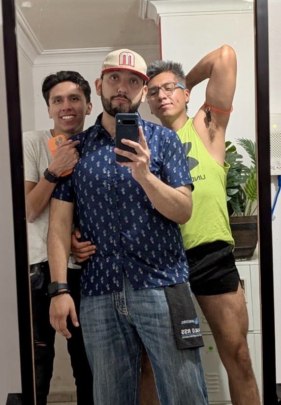jmtap31's tweet photo. @ElMenPutosino @CarlosQuij00 y @jmtap31 los esperamos hoy en @Elclub_lectura para el viernes de vergones 
Ustedes ya nos conocen 😈🤓 https://t.co/zcIEluVzbG