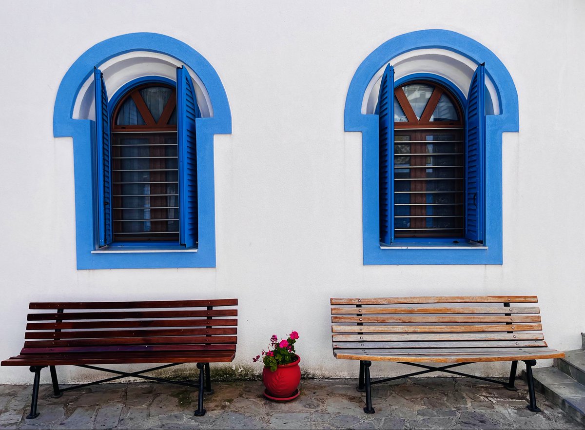 ErolPhotog15142's tweet photo. “Blue, blue, blue”
#blueblueblue #bluewindows #PortoLagos #SaintNicholasMonastry
#Photography https://t.co/dvZPuCibzH