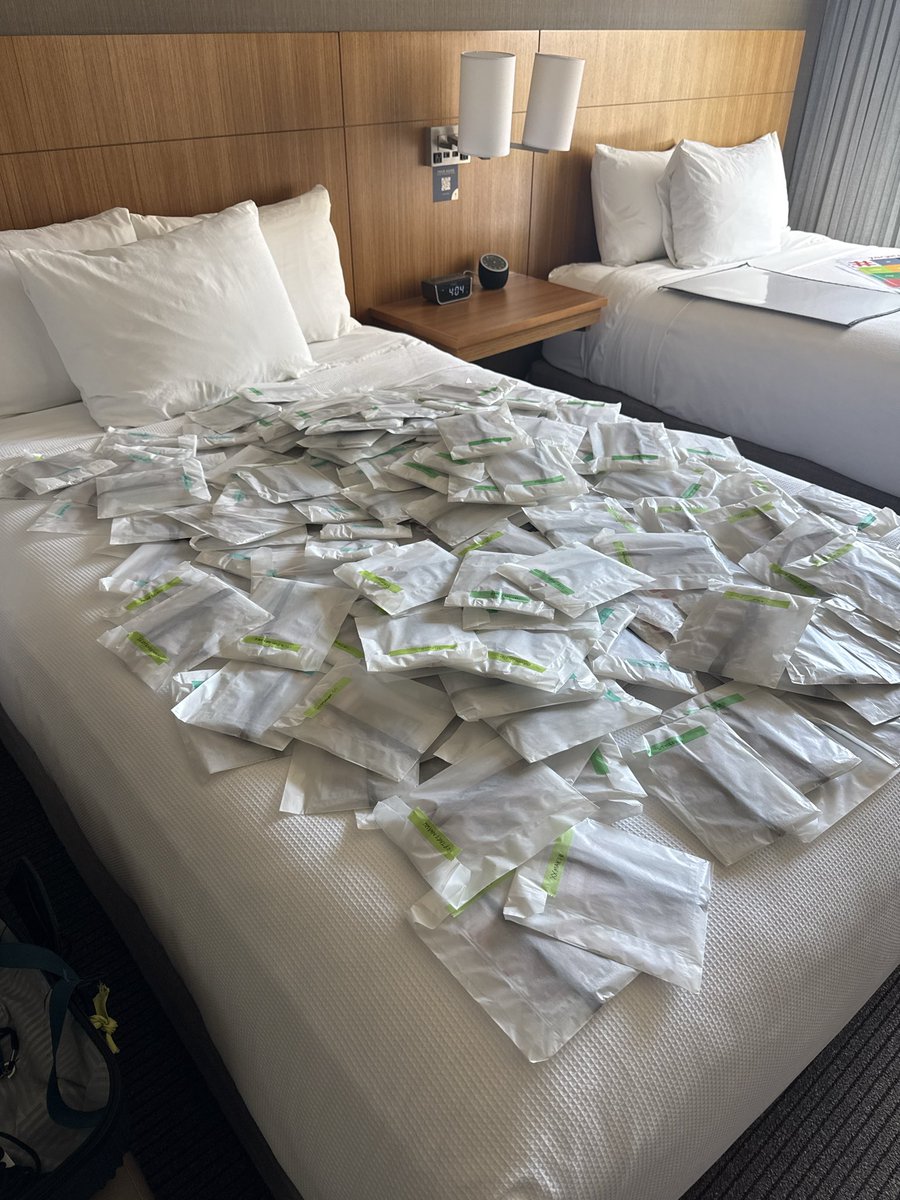 mprsnd_'s tweet photo. It was really lovely meeting both old and new faces today while handing out cards and at the evening mixers!

More cards will be available tomorrow after the morning keynote! 😱

#RDC26 https://t.co/xUrDlILfU9
