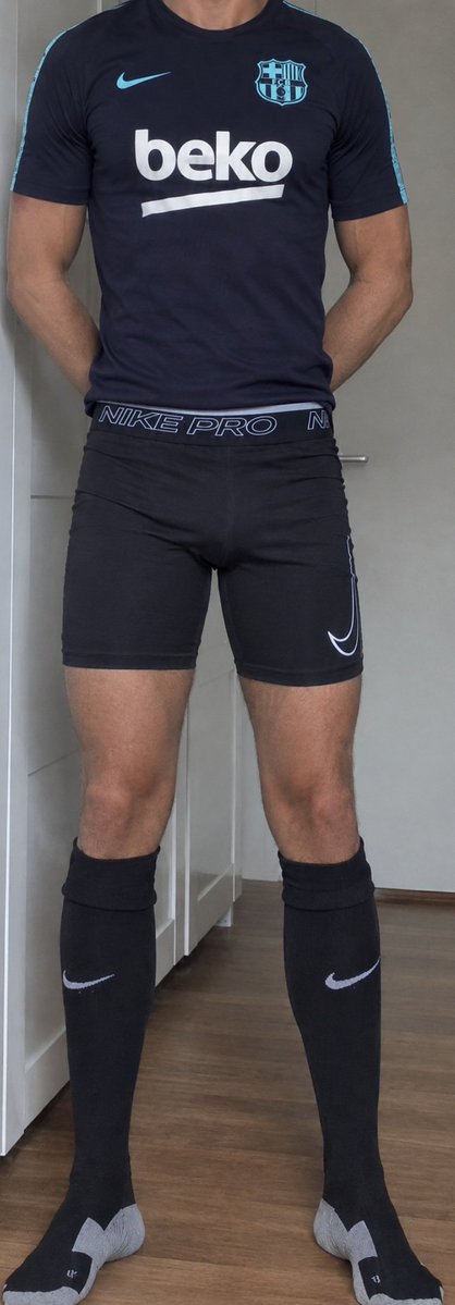 GearboyCash's tweet photo. #sportswear #lycra #nikegear #hard #footballwear #freeballing new day, new workout. Getting a hard-on before workout. What to do next? Shower or just sweating? 😈💧 https://t.co/fpWIUfk1Ae