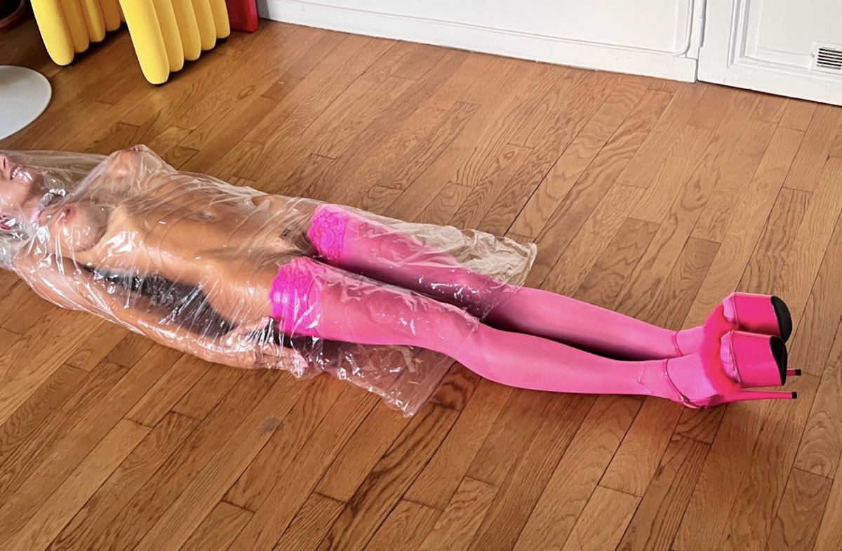 vmuse__'s tweet photo. Sexdoll à disposition ! Commande la tienne ! 
Car visiblement c’est la tenue la plus likee et la plus appréciée jusque là … 
#bimbofication #sexdoll #bimboslut https://t.co/8hPP0hh9pv