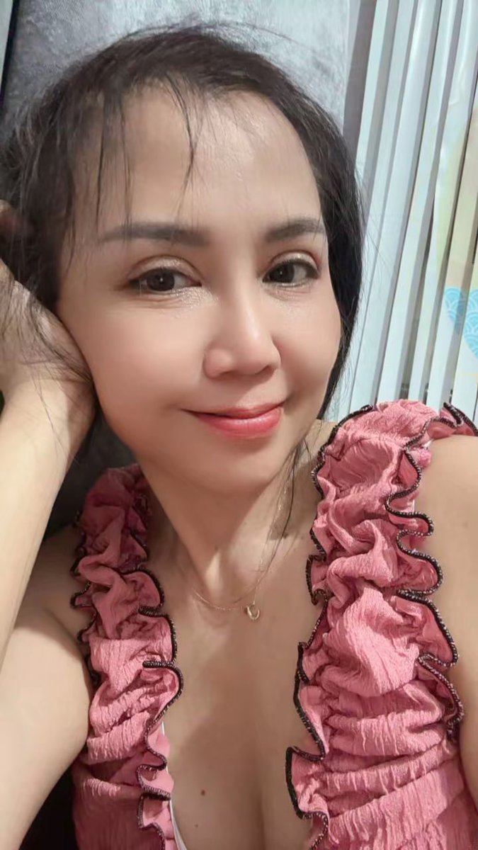 Anaieqq's tweet photo. อากาศข้างนอกมันร้อน https://t.co/21InOg4X3a