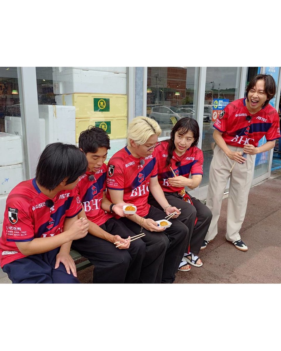 kerutomeru_cx's tweet photo. 📷₊⟡- 🄾🄵🄵 🅂🄷🄾🅃

˗ˏˋ 来週の #けるとめる は🎟️🍚ˎˊ˗

クラブ設立からわずか８年でＪ２まで昇格.ᐟ
福島･いわきＦＣのホームタウンで爆食旅˚₊𓎩 𓌈

スタジアム周辺の絶品海鮮や
驚きのデカ盛りグルメを食べまくるΨ(*´༥` *)

月曜よる11時から、お楽しみに✩‧₊˚

#TravisJapan
#トラジャ https://t.co/Zyuvqs64Mf