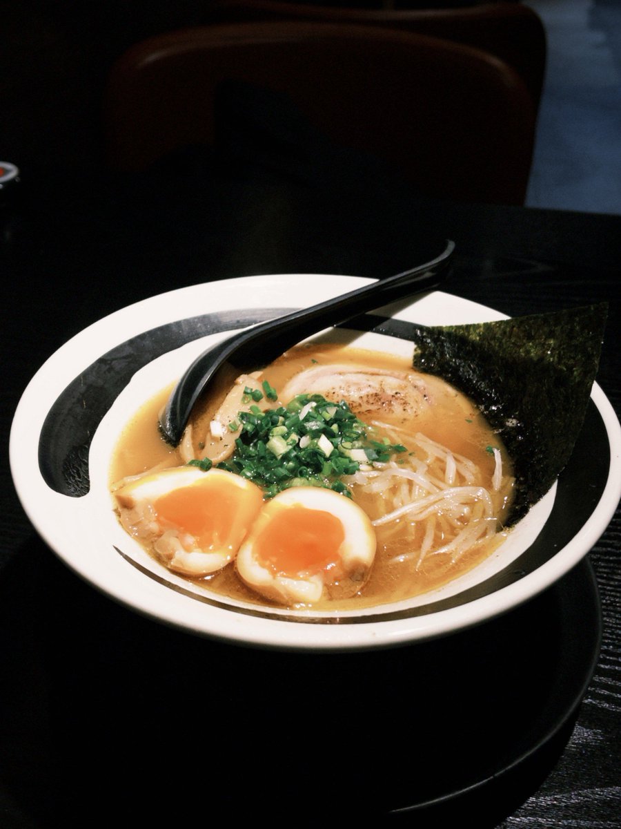 JerryBreitzk's tweet photo. Late night cravings hit—steaming pork ramen, soft-boiled egg, and quiet laughter at the tiny corner stall. Perfect way to wrap up the day.， https://t.co/8bQeO1N6r2