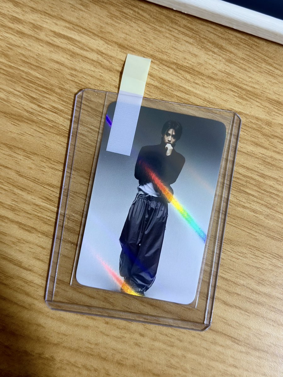eomhimesama's tweet photo. finally it arrived! 😭 after months of searching sean’s holo makestar pc . Grabe yung sparks ko dito, really thought lost media na🥹 https://t.co/vAHNn7qHZN