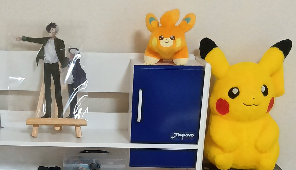 E41Bs's tweet photo. ウィンブレ　26巻のビックアクスタ
本当にでかい〜
でかピカチュウぬいと
サイズ感が同じぐらいで凄いな😅 https://t.co/AcA84Ijvax