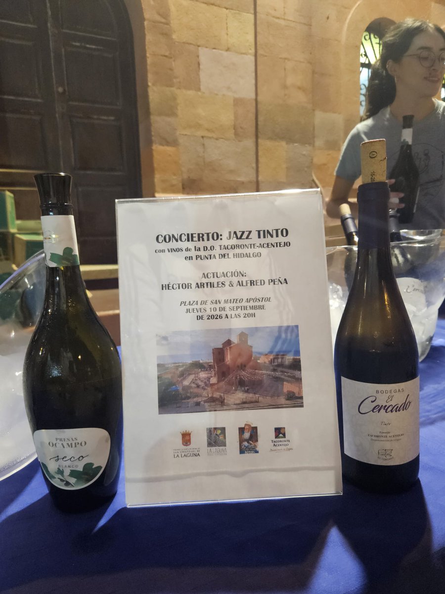 tacovin's tweet photo. Los vinos de la D.O. Tacoronte-Acentejo conquistan el corazón de la Punta del Hidalgo en su tarde noche de ayer con “Jazz Tinto”. Calurosa acogida en la Plaza de San Mateo Apóstol bajo los acordes de la música de Héctor Artiles &amp; Alfred Peña. Muchas gracias a todos😻
#winelover https://t.co/q3qJpDcuUG