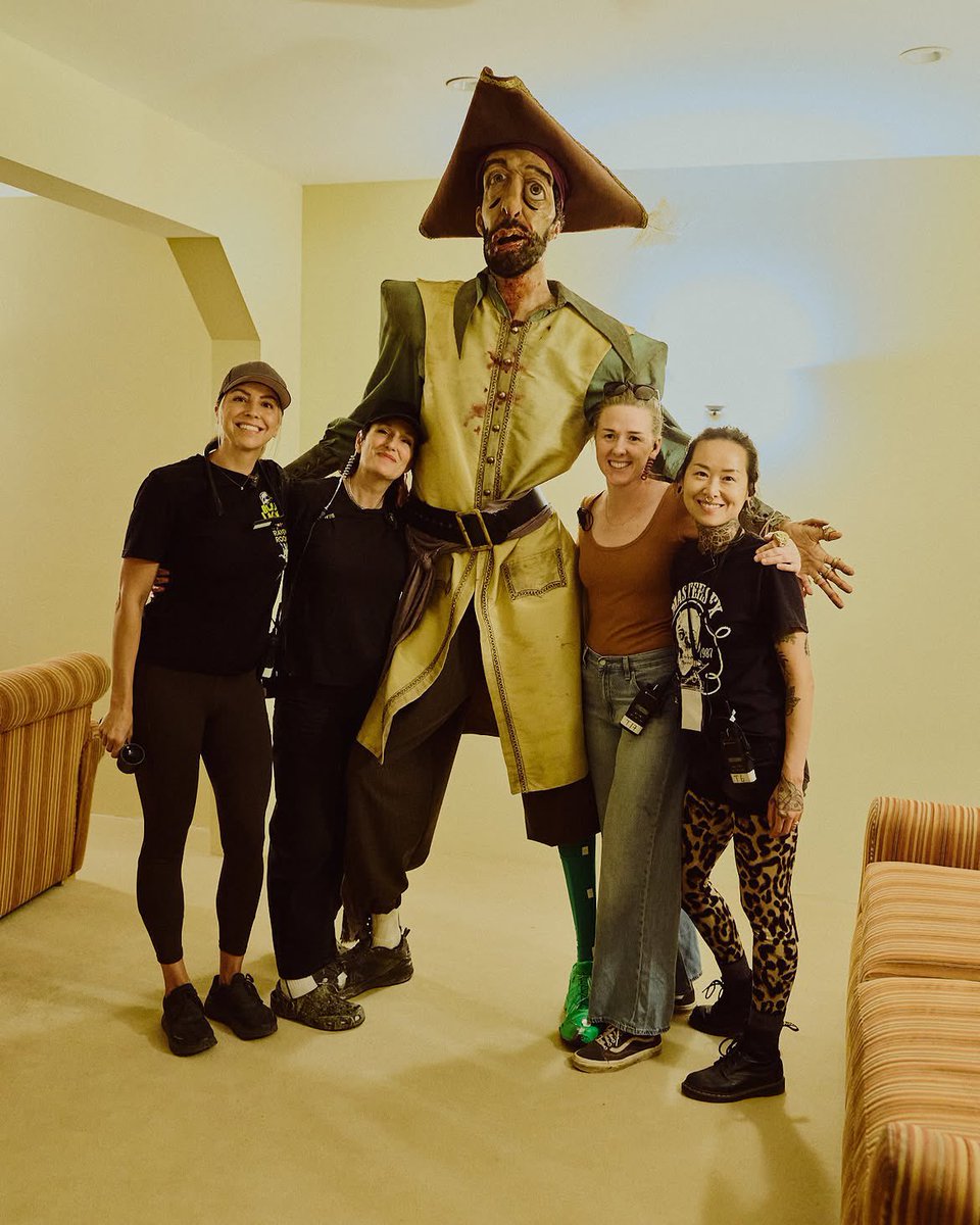 KaneHypeGuy's tweet photo. More fun behind the scenes photos taken on the set of Backrooms. https://t.co/ol8qWsZZ0v