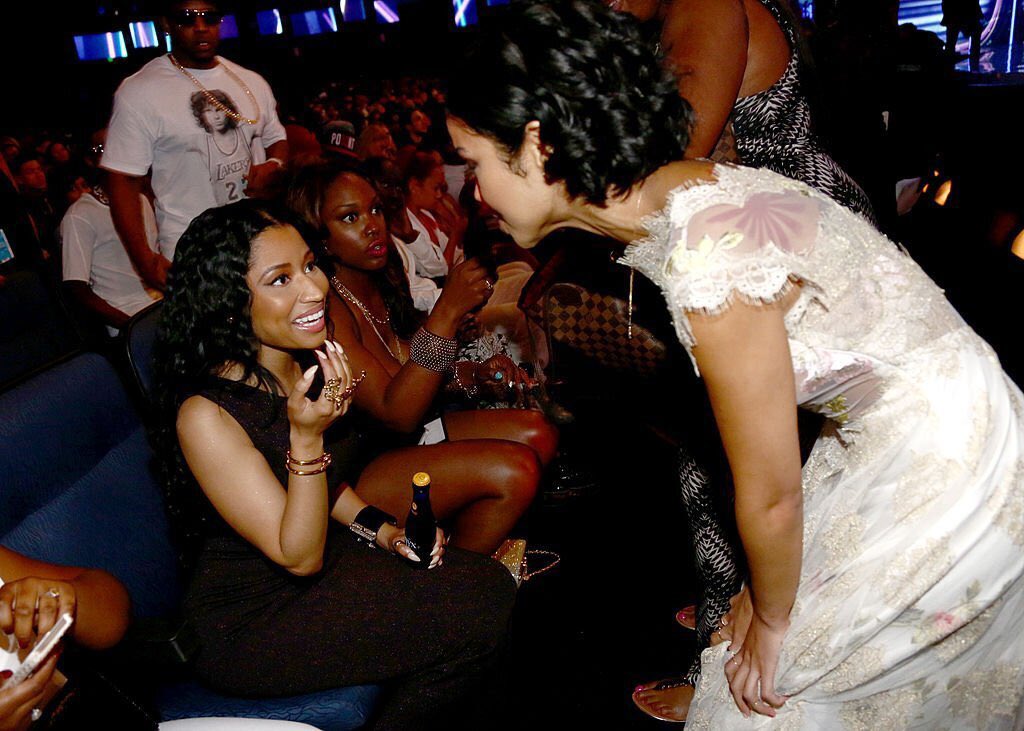 marnixample's tweet photo. she’s soo real asking nicki for a picture. https://t.co/jjTvyp0atS