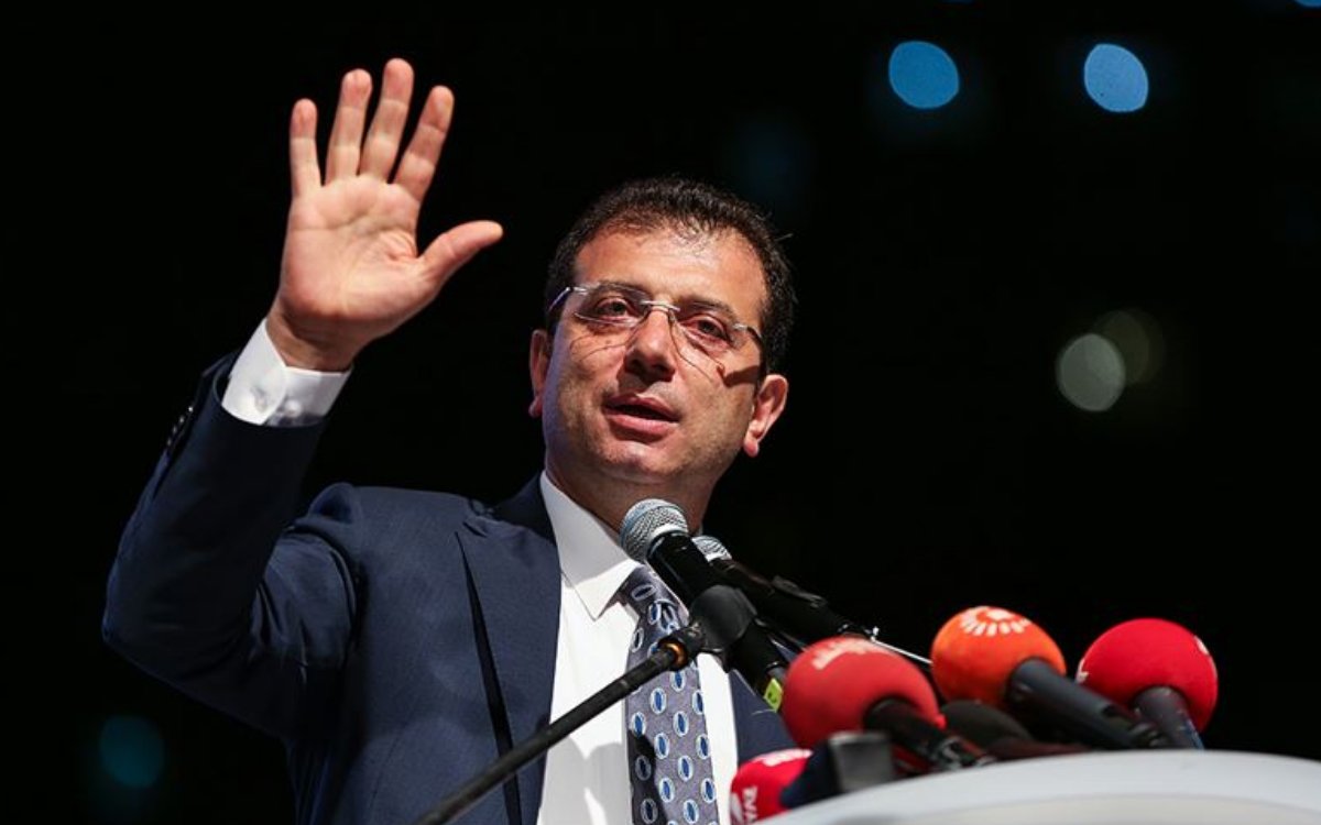 noconteks1234's tweet photo. Ekrem İmamoğlu'ndan Butlan Kemal Kılıçdaroğlu'na:

"Cumhuriyet demokrasi ve adalet mücadelesinin siyasi esiriyim ancak yaradana şükürler olsun ki milletin gözünde sokağa çıkamayan caddelerde meydanlarda dolaşmayan toplumun vicdanına hapsolmuş siyasi bir beden değil Allah kimseyi 80 yaşında bu duruma düşürmesin"