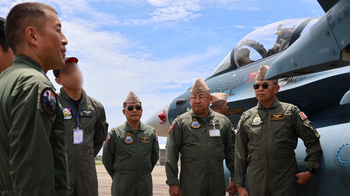 JASDF_PAO's tweet photo. ９月６日及び７日、#空自 ８空団のＦ－２は、ヴィーア・ガーディアン２６参加のためインドへ向かう途中、空自戦闘機として初めてタイに寄航しました。🇹🇭🇯🇵
空自は今後もタイ空軍との防衛交流を推進し、#FOIP の実現に寄与してまいります。 https://t.co/Lu7X04bz2k