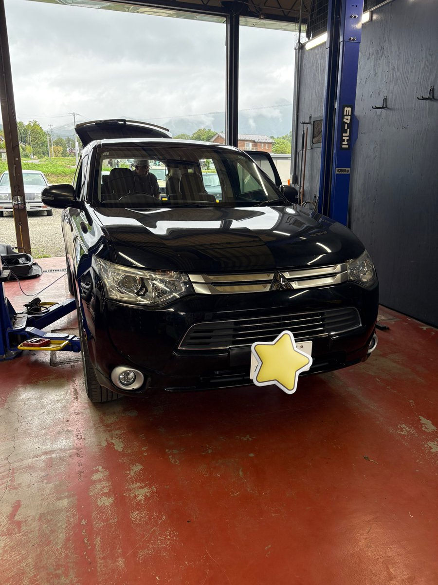 ouka__44's tweet photo. アウトランダーPHEVの車検を行��ました★
オイル漏れのリアショックアブソーバーを新品交換。

足廻りがさらに強化されました✨
#安曇野市 #アウトランダーPHEV #車検 #ショックアブソーバー交換 #GG2W https://t.co/sg98Bx6Jtj