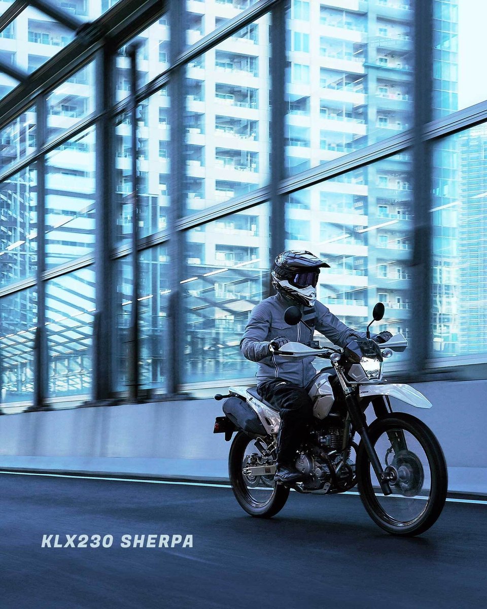 JessicaMar2pj's tweet photo. Cityscape stunner. Come on down and check out a Kawasaki for yourself! Equipment and specifications may vary by market. Accessorized models shown. https://t.co/UTbnsI2EnE