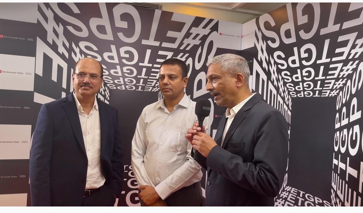 AFCONSOfficial's tweet photo. A meaningful exchange as Mr. Anantakumar R, COO, Afcons, and Shri Gaurav Dayal, IAS, Chairperson, Jawaharlal Nehru Port Authority, share a media byte at the Global Ports &amp; Shipping Summit.
#AfconsInfrastructure #ETGPS #GlobalPortsAndShippingSummit #Ports #Shipping https://t.co/e7KvYSHGaK