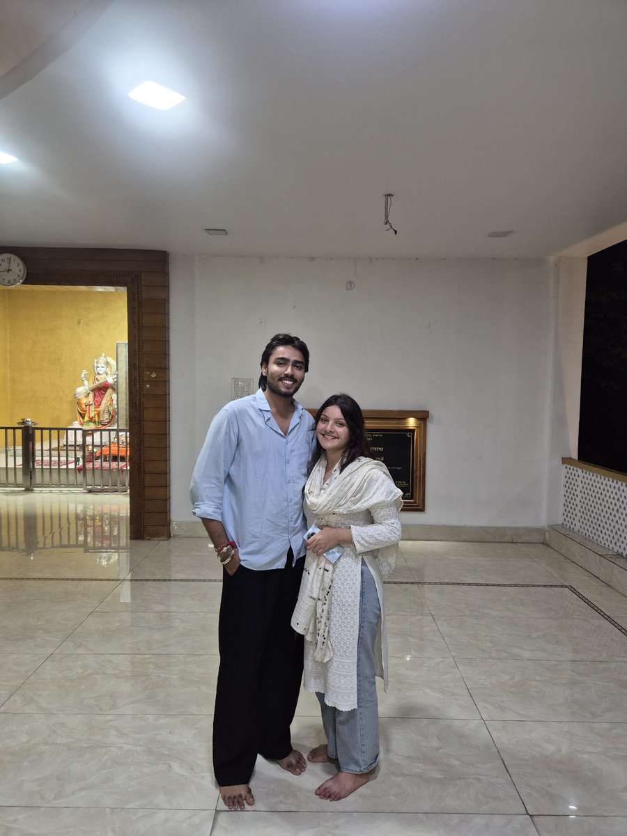 i_dilpreetkaur's tweet photo. Raksha Bandhan with the medico brother I got in college >>>
Didn’t come to college looking for a brother, but somehow ended up with one. 😭🫶🏻 https://t.co/7Z7nrMZJN7