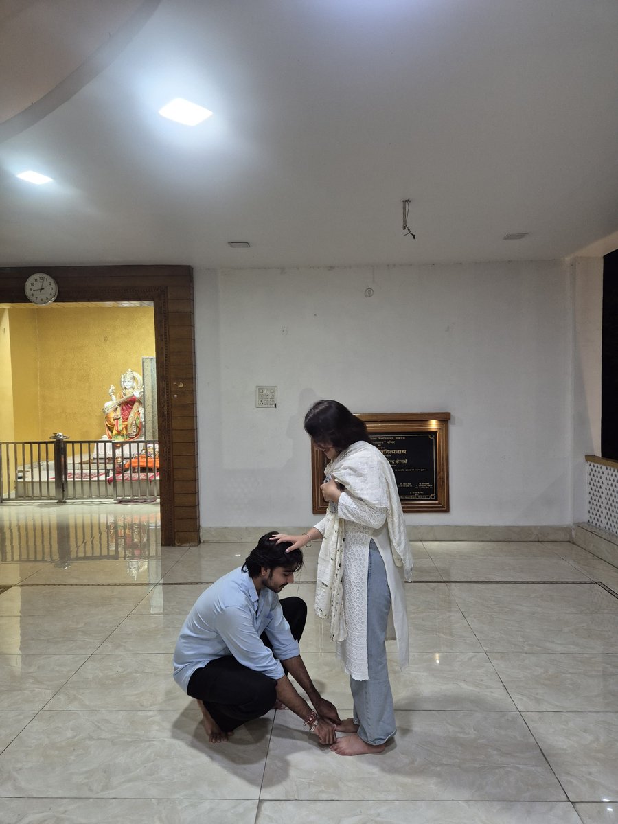 i_dilpreetkaur's tweet photo. Raksha Bandhan with the medico brother I got in college >>>
Didn’t come to college looking for a brother, but somehow ended up with one. 😭🫶🏻 https://t.co/7Z7nrMZJN7