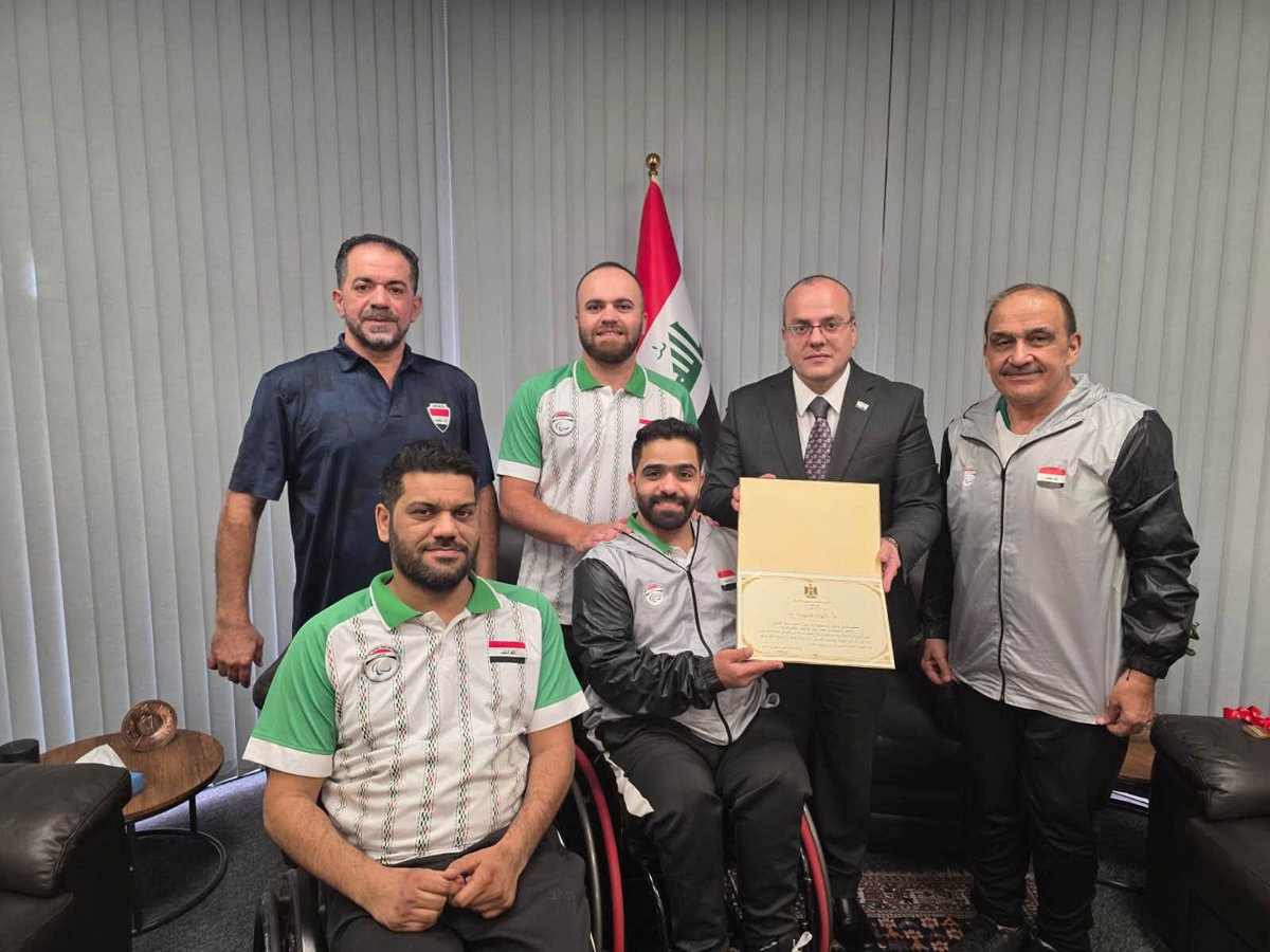 IraqinMan's tweet photo. استقبل القنصل العام وفداً رياضياً من الاتحاد العراقي لتنس الطاولة البارالمبي المتواجد حالياً في معسكر تدريبي في مدينة شفيلد.
TThe Consul General received a sports delegation from the Iraqi Paralympic Table Tennis Federation, which is currently in Sheffield for a training camp. https://t.co/e9Ka3FDML5