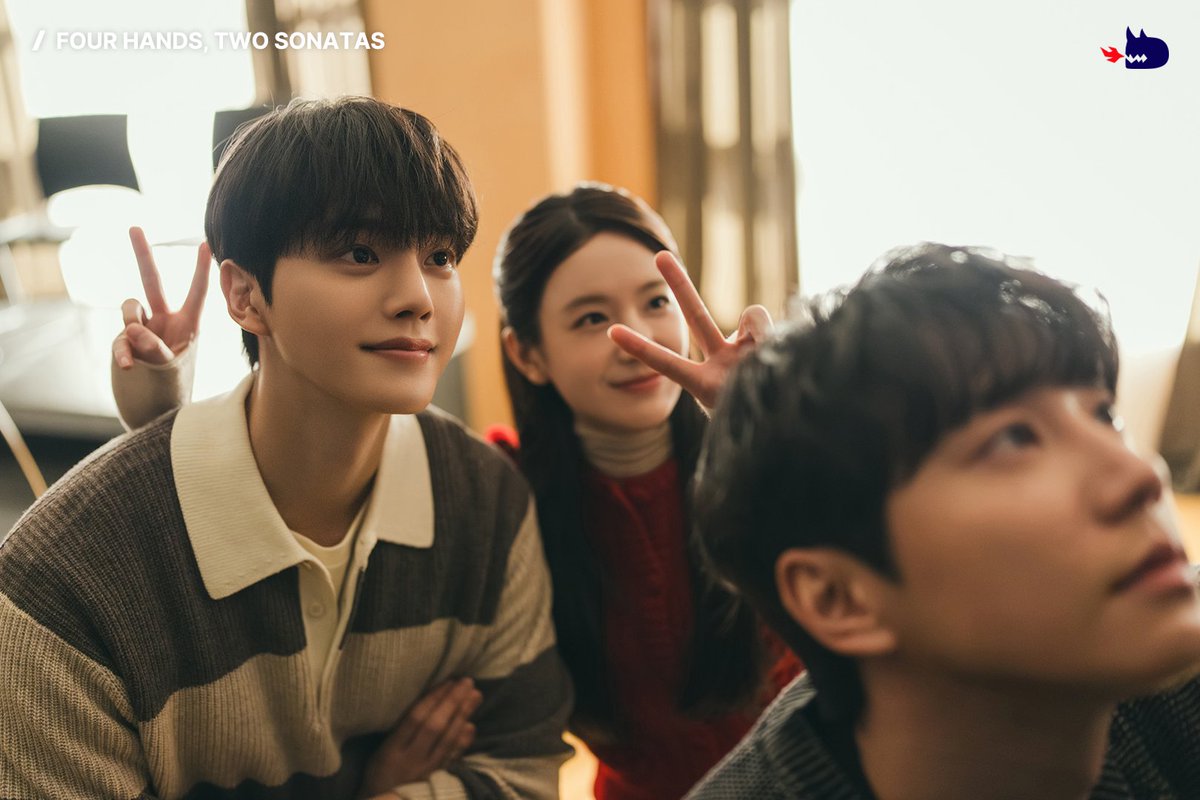 studiodragonKR's tweet photo. Behind-the-scenes stills of a friendship hotter than love!💔
Catch #FourHandsTwoSonatas tonight on #Netflix https://t.co/l5GajAVnlX