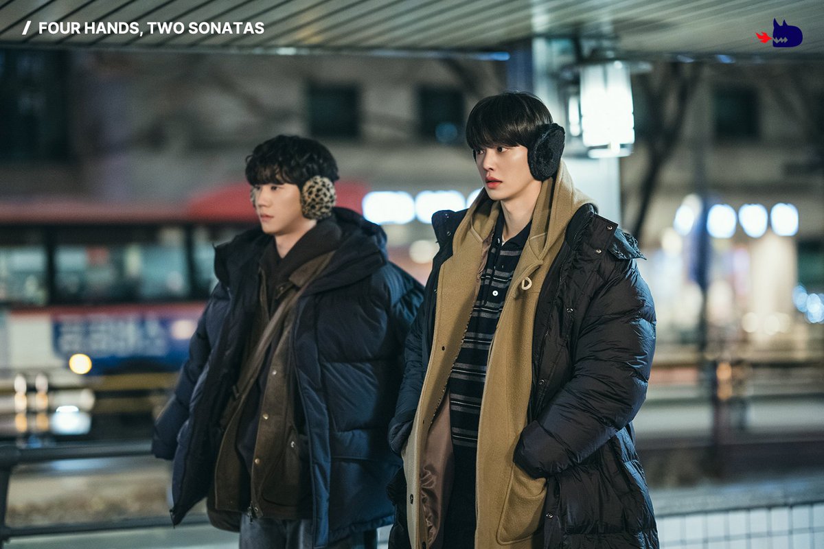 studiodragonKR's tweet photo. Behind-the-scenes stills of a friendship hotter than love!💔
Catch #FourHandsTwoSonatas tonight on #Netflix https://t.co/l5GajAVnlX