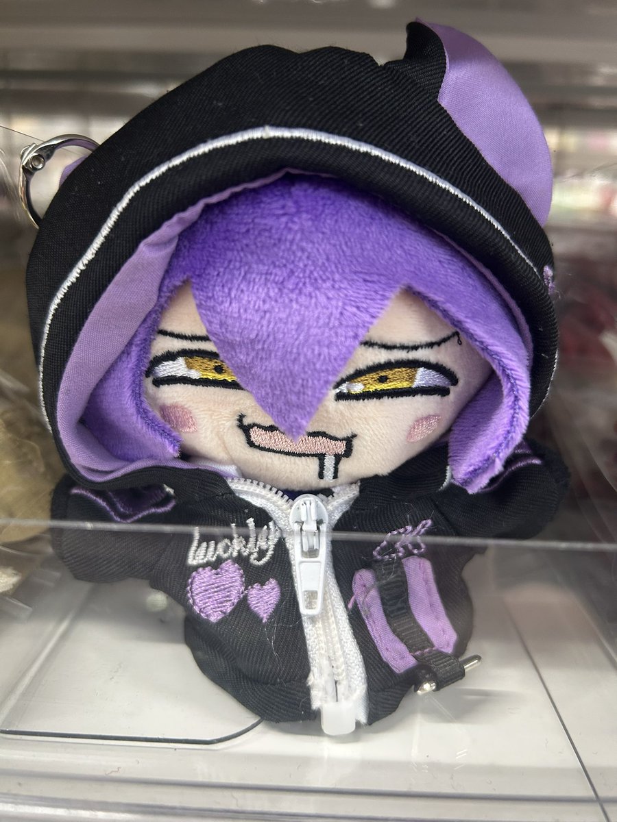 shitajyuujikey's tweet photo. ファッションショーしてきた！
新しいおべべを手に入れた！
#ぬいボムプルるんといっしょ https://t.co/12K4mXTcoP