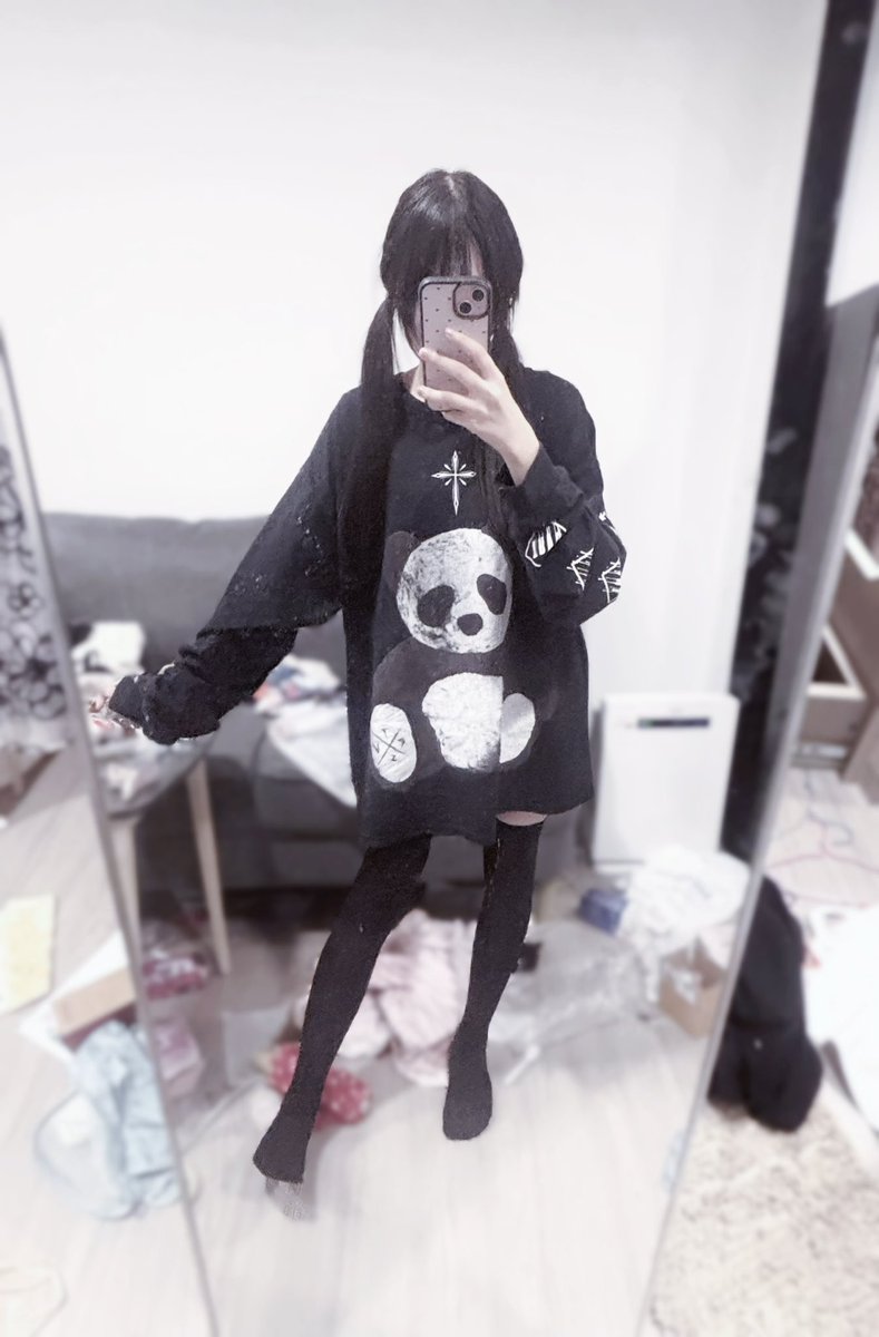 suicidalpandaTT's tweet photo. 部屋汚い😔 https://t.co/prdE68JMUD