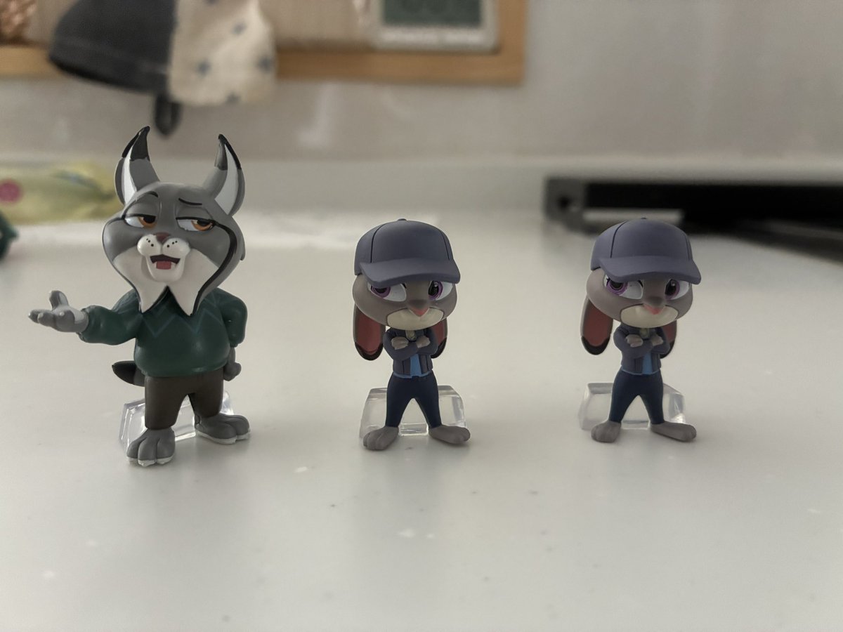 0205sai's tweet photo. そう言えば薬屋のひとりごと回してきた✌️
2回で壬猫(ペアではないが)出たので満足😊
ついでに隣にあったズートピア2も回してみたら2回続けてジュディ(笑)ニックが欲しくて最後の1回はパウバートやったけど、これはこれで良き😊 https://t.co/hdER05mVTF