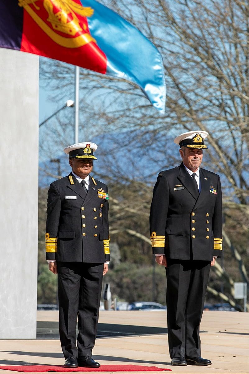 indiannavy's tweet photo. 🇮🇳🤝🇦🇺
Adm Krishna Swaminathan, #CNS, was accorded a warm traditional welcome at the Russell Offices, Canberra, featuring a Smoking Ceremony reflecting Australia’s indigenous heritage, followed by a ceremonial Guard of Honour.

The ceremonial welcome marked the commencement of #CNS engagements in Canberra during his official visit to Australia.

#BridgesofFriendship
#IndianNavy #AusNavy 
#IndiaAustralia

@DefenceAust 
@HCICanberra
