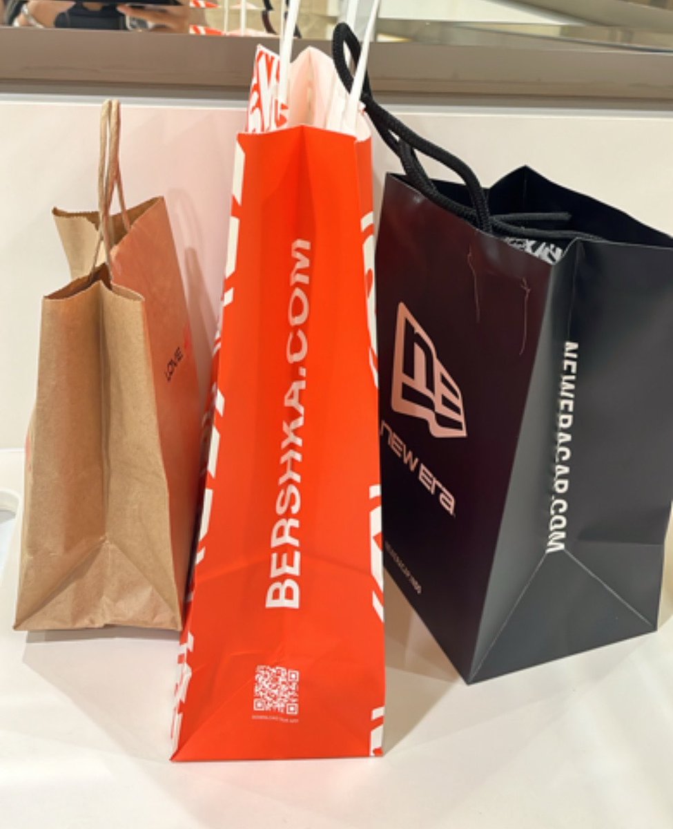 byn3silhz's tweet photo. 🛍️ https://t.co/h7vFZ3NspD