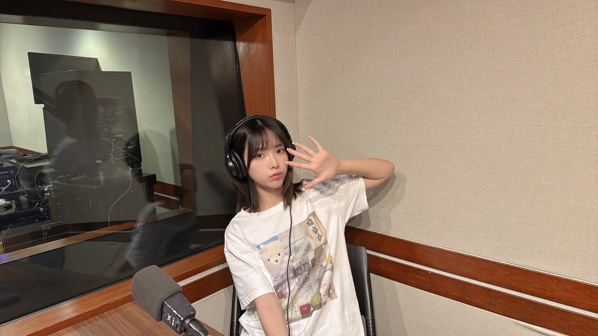 PodcastsMs_jp's tweet photo. ／
あたらしいことにも挑戦していく💫
#Liyuu のはつらじ にゅ！
＼

今夜の #Liyuuにゅ はこちら！

✅Cafe Liyuu
✅ふつおた
✅Liyuu songプレイリスト

先日行われたイベントのメールを、
いっぱい読んでいきます💌

初めてお便りくださった方もっ！✨
一緒に振り返っていきましょう〜〜！

毎週金曜日19時配信🕖
https://t.co/R23nGAQzwI

@Liyu0109　@LiyuuStaff