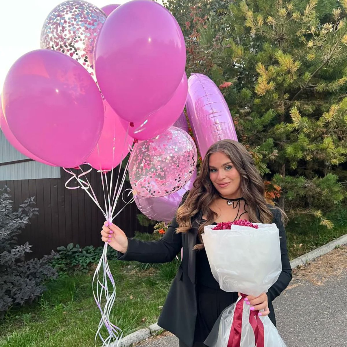 lealygor's tweet photo. My 30 ❤️ 
I want to thank my parents for ME—for giving me such a vibrant life! Thank you to my friends for choosing me! Love you so much ❤️ https://t.co/gQGbTlVvBn