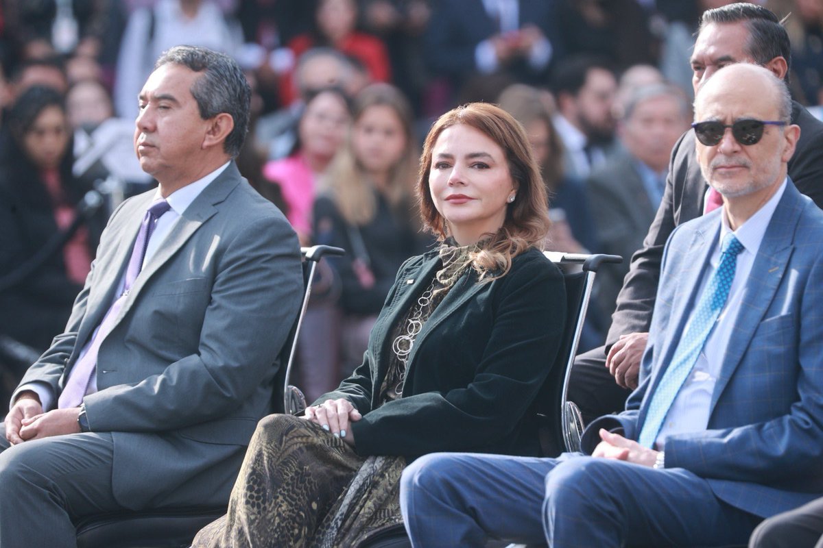 C_Humphrey_J's tweet photo. Cerramos el primer día del Proceso Electoral Federal 2026-2027 refrendando nuestro compromiso con garantizar que sean las mexicanas y los mexicanos quienes tengan la última palabra sobre el rumbo del poder público en los próximos años. 🗳️

Estoy segura de que, como ha sucedido elección tras elección durante los últimos 36 años, el @INEMexico volverá a entregar buenas cuentas que den a la ciudadanía la confianza en su sistema democrático.

#Elecciones2027