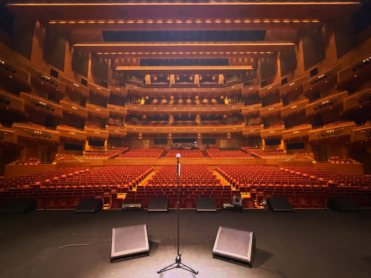 gbf_music's tweet photo. 『玉置浩二 with 故郷楽団 Concert Tour 2026 ファンファーレ!』
Vol.9　9月10日@愛知芸術劇場 大ホール
芸術劇場らしい歴史あるオペラハウス小屋で、素晴らしい公演になりました。
愛知のみなさま、ありがとうございました！

次回は9月13日＠金沢歌劇座です。

 #玉置浩二 #故郷楽団 https://t.co/GTbHP6BI9R