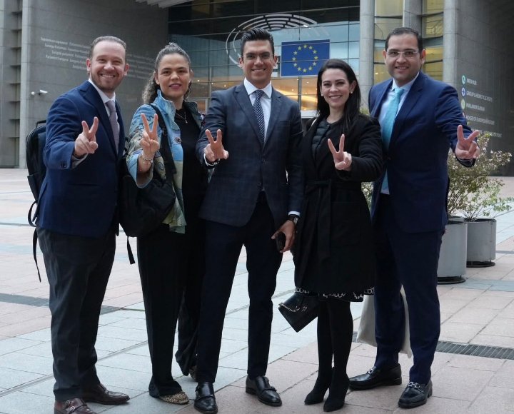 NanoDante6's tweet photo. El PAN BIEN BELGA
piensa competir en elección en Bélgica, igual y ganan algo , allá no los conocen como son de traidores y asesinos , pueden pasar desapercibidos.... https://t.co/YlAAnXPOZ1