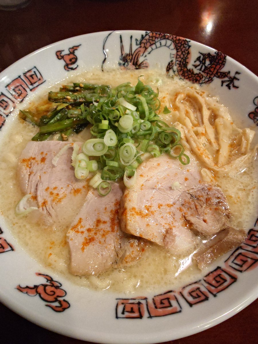hitomin0810's tweet photo. 東龍いただきます(*´人｀*)
#iveラーメン部 https://t.co/V7IgYzTuTa