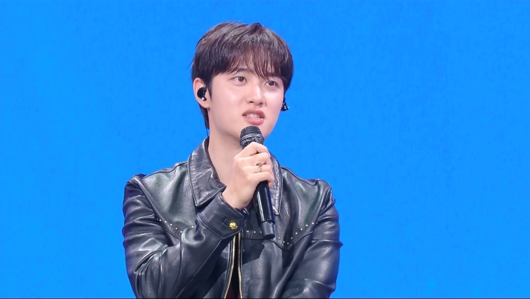 kbsworld_enter's tweet photo. 도경수 “퍼스널 컬러는 ‘더 시즌즈’”…성시경 앞 ‘너의 모든 순간’ 가창으로 레전드 무대 추가

도경수, 신곡 ‘Guitarist’ 방송 무대는 ‘더 시즌즈’에서만…유일무이 무대 예고

[사진 = KBS 제공]

#도경수 #DOHKYUNGSOO https://t.co/H9PPRabxq2