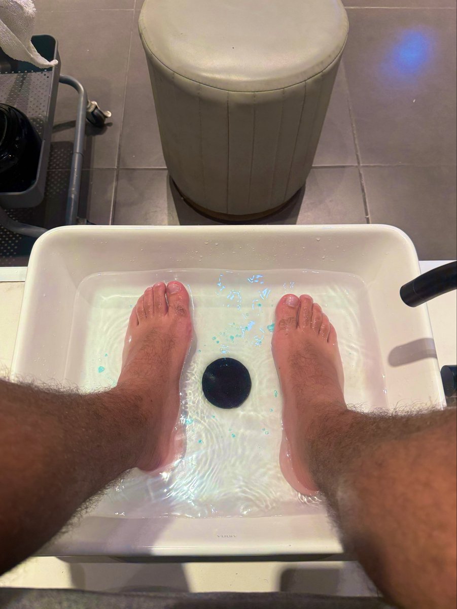 feetonboardcr's tweet photo. De los placeres de la vida, hacerse un pedicure tipo spa. 👣😮‍💨 https://t.co/Rld8yCog40