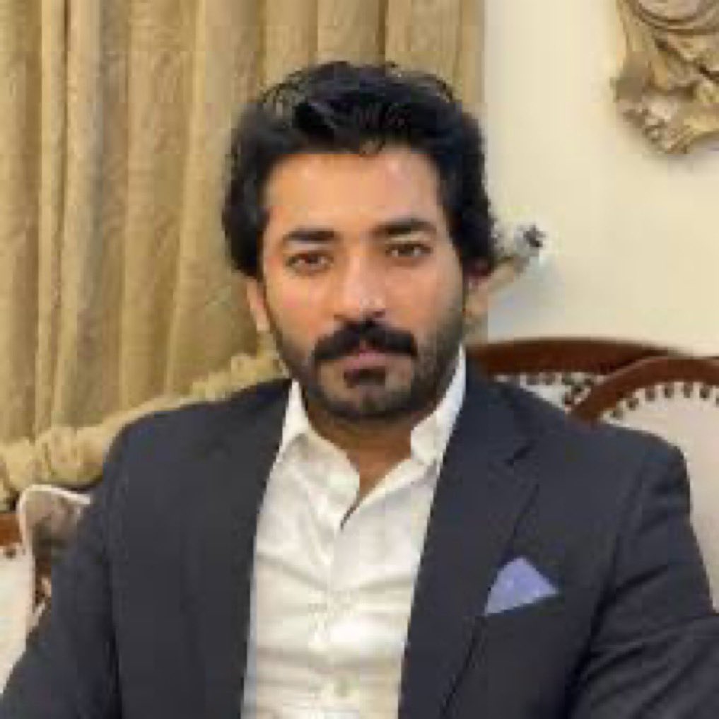 noshigilani's tweet photo. سیالکوٹ ۔۔ سابق ٹکٹ ہولڈر این اے 70 ، وکیل مبشر مقصود اعوان کو پنجاب پولیس نے ان کے گھر سے اغواکر لیا ہے ۔

 چادر اور چاردیواری کی حُرمت پامال کی گئ ۔ گھر والوں کو شدید تشددکا نشانہ بنایا گیا اور گھر میں ظالمانہ توڑ پھوڑ کی گئ 👇
@MubasharAwan804 https://t.co/r0ZpUk99SE
