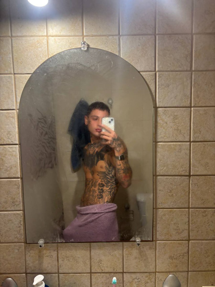 domlevixl's tweet photo. “Caught between the mirror and your imagination… be honest, which one’s got you distracted? 😏” https://t.co/tLI0PtP2YN