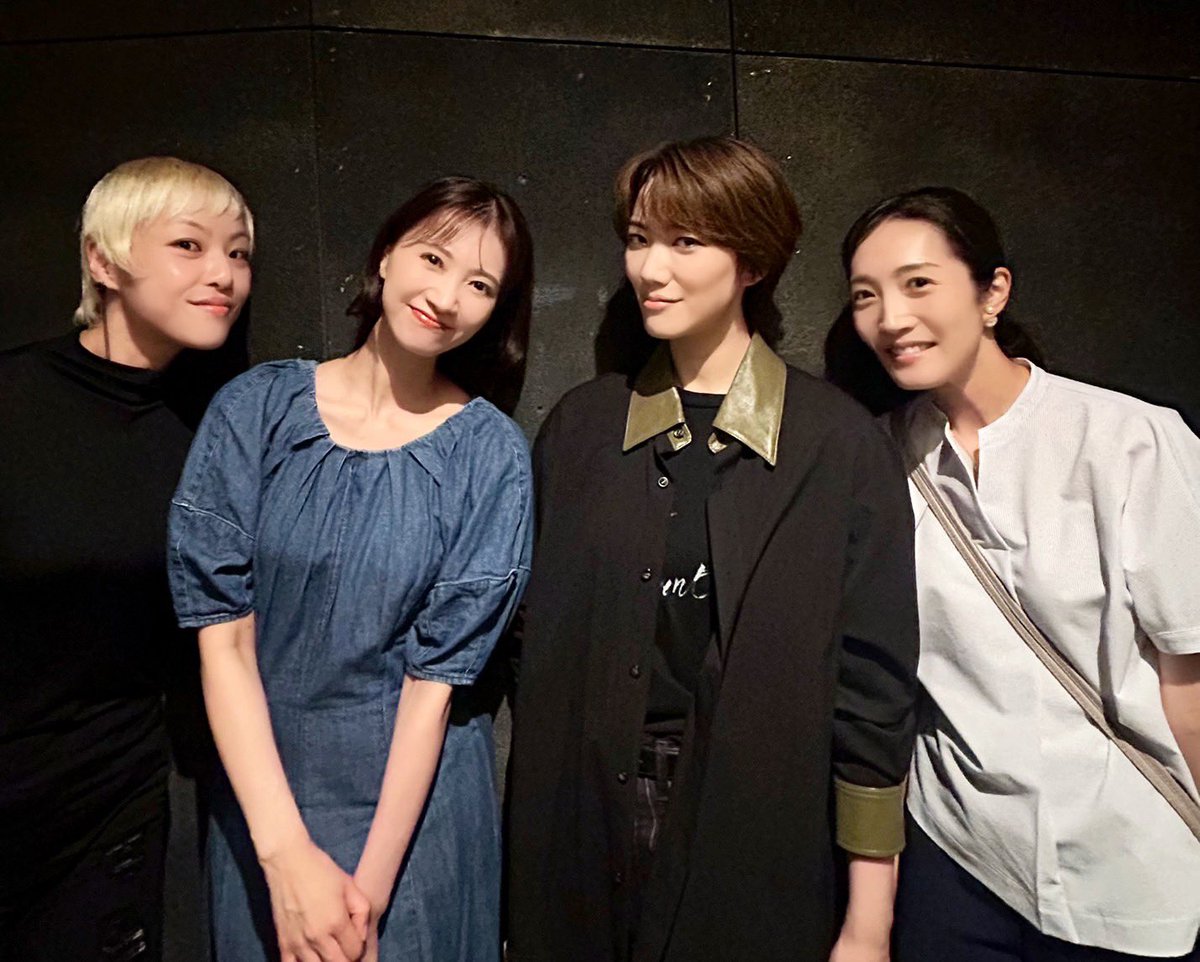 cocobell0105's tweet photo. 「39歳の観劇ー

同期の夢咲ねねちゃん＆七海ひろきちゃん♡
韓国ドラマの世界にぐいぐい引き込まれました🇰🇷

カイちゃん、素でカッケーのよ。
ねねちゃんはみんなのアイドル🩷

そして偶然一緒になった
純矢ちとせちゃんも♡

89期 https://t.co/nYeevie1OX