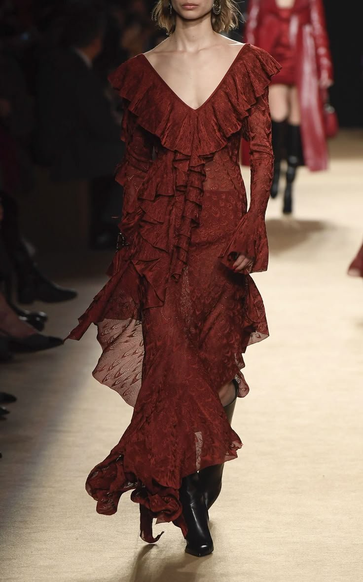 ikasspacee's tweet photo. lady in red https://t.co/XBBh8I155b
