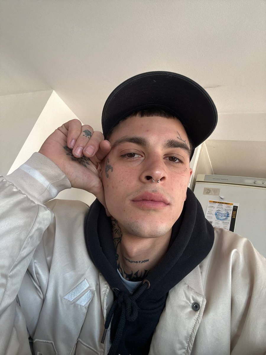 domlevixl's tweet photo. “Sweet enough to seem innocent, but that close-up says I know exactly what I’m doing 😏 A little too comfortable, a little too tempting… and maybe just enough to make you stay awhile. 🔥” https://t.co/j9NKCfZZ2F