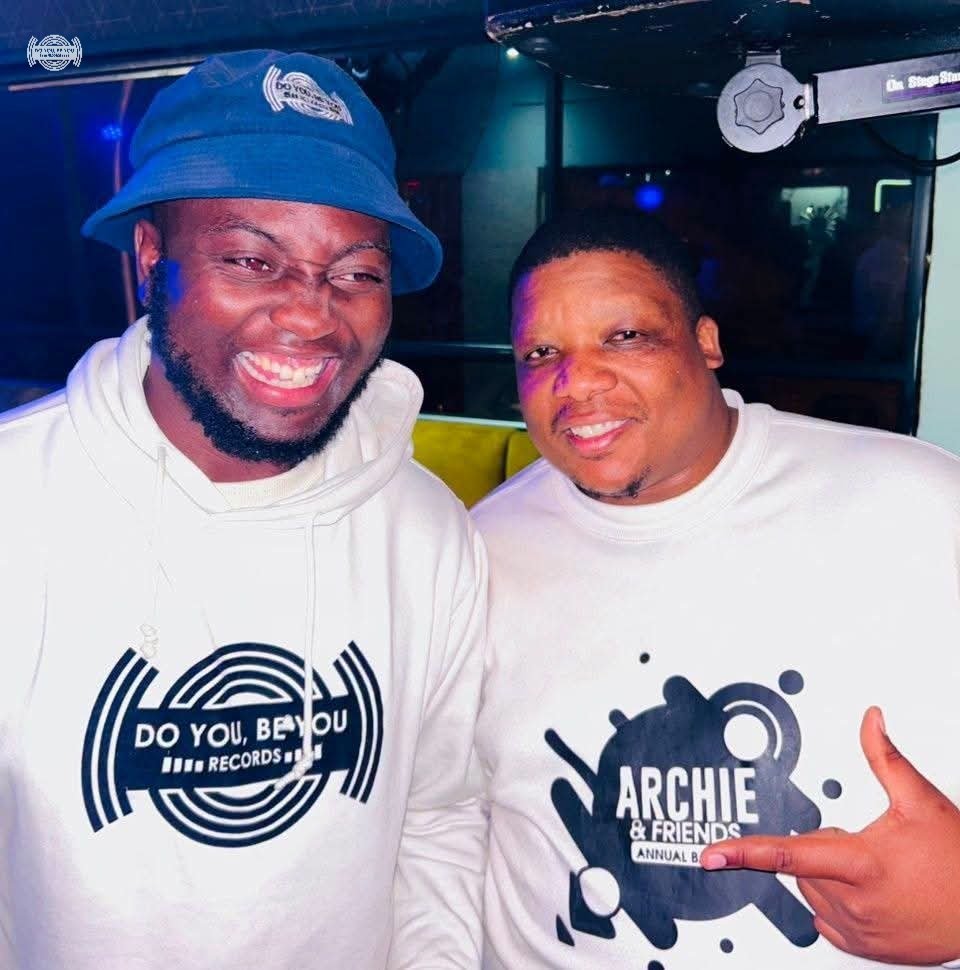 DYBYRecords's tweet photo. Do you Be you Fridays 🔥
“Wear Your Truth. Live Your Rhythm.”
#DyByRecords #Labrand #FridayMorning #DyByFridays #DoyouBeyouLifeStyle #DoyouBeyouRecords_store #SupportLocalBrands #BrandDay #marketing #dybyrecords_store #DyByMerchandise #DoYouBeYouFridays https://t.co/wvzDOrmQpV