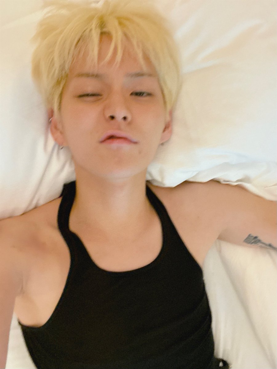 teumewanderer's tweet photo. yoshi weverse dm 🌟 #요시 

he already arrived at hongkong 😭 but is this legal to see this, FOR FREE?!

🐯 📸 
🐯 我到了 宝宝 (I've arrived, baby)
🐯 I've arrived~
🐯 到着したで (I've arrived!)

260911 💬 13:05 kst https://t.co/Fquv8VYmO6