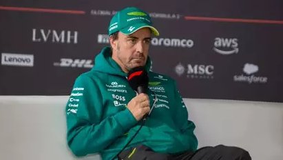 F1_Papi's tweet photo. Periodista: 

Felicitaciones por los excelentes adelantamientos que hiciste en Italia.

Fernando Alonso: 

No era mi intencion, los autos de adelante se quedaban sin bateria. https://t.co/Olgw3HXvvX
