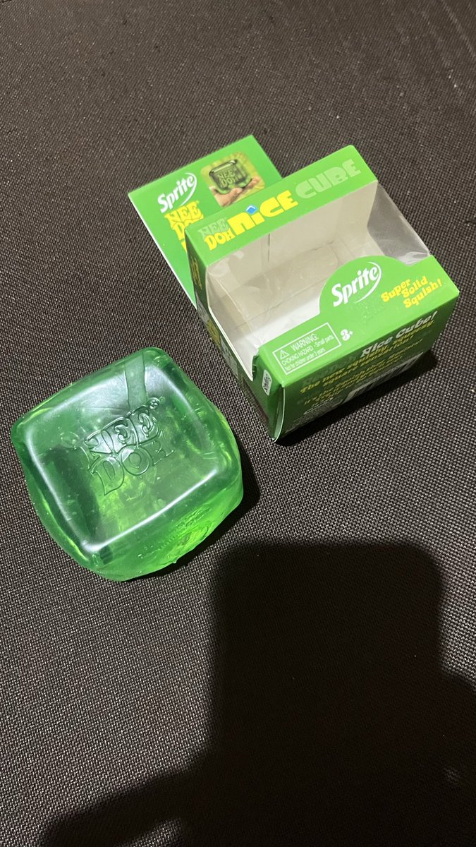 junnjinnnn's tweet photo. pl NeeDoh sprite baru di pake 2 hari, 45k aja. Harga beli 75k, beli di stand DP Mall 2 hari lalu https://t.co/Cms0ySsiTB